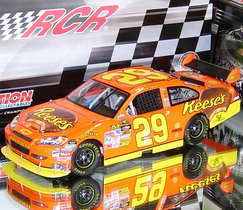 KEVIN HARVICK 2010 SHELL 1/24 CFS CHAMPION