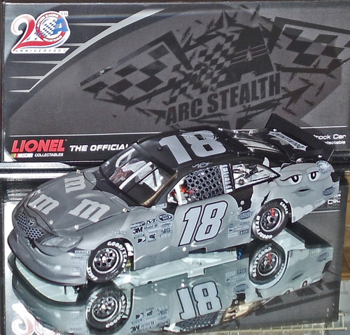 KYLE BUSCH 2013 M&M'S STEALTH 1/24 ACTION (SLIGHTLY DAMAGED BOX)