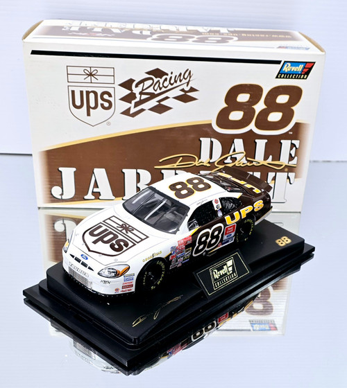 DALE JARRETT 2001 UPS 1/24 REVELL DIECAST