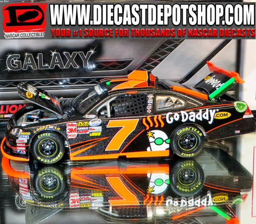 ミニカー Danica Patrick #10 GoDaddy NASCAR 1:24 Action 2013 Danica Patrick #10 GoDaddy.com Pink 1:24 Diecast