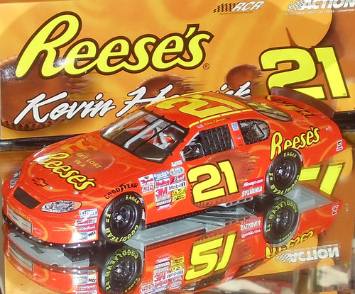 KEVIN HARVICK 2004 ICE BREAKERS 1/24 SCALE ACTION NASCAR DIECAST