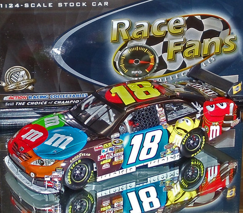 KYLE BUSCH 2009 HOLIDAY SPECIAL LIQUID COLOR M&M'S 1/24 ACTION