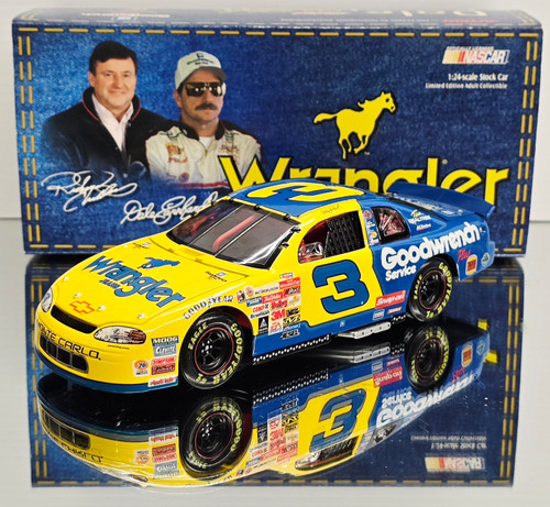 ＆【A0228】レア デイルアーンハート#3 トリビュート/ダイキャストハウラー DALE EARNHARDT SR 2001 TRIBUTE SIGNATURE HAULER 1/64 ACTION