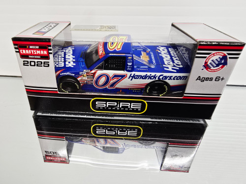 KYLE LARSON 2025 HOMESTEAD WIN  RACED VERSION HENDRICKCARS.COM TRUCK 1/64 ARC DIECAST KYLE LARSON 2025 HOMESTEAD WIN  RACED VERSION HENDRICKCARS.COM TRUCK 1/64 ARC DIECAST
