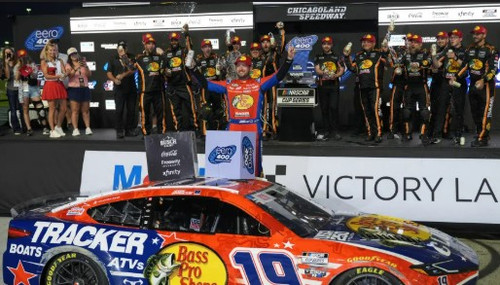 CHASE BRISCOE 2026 CHICAGO WIN BASS PRO SHOPS RACED VERSION 1/24 ARC DIECAST (ADVANCED ORDER)