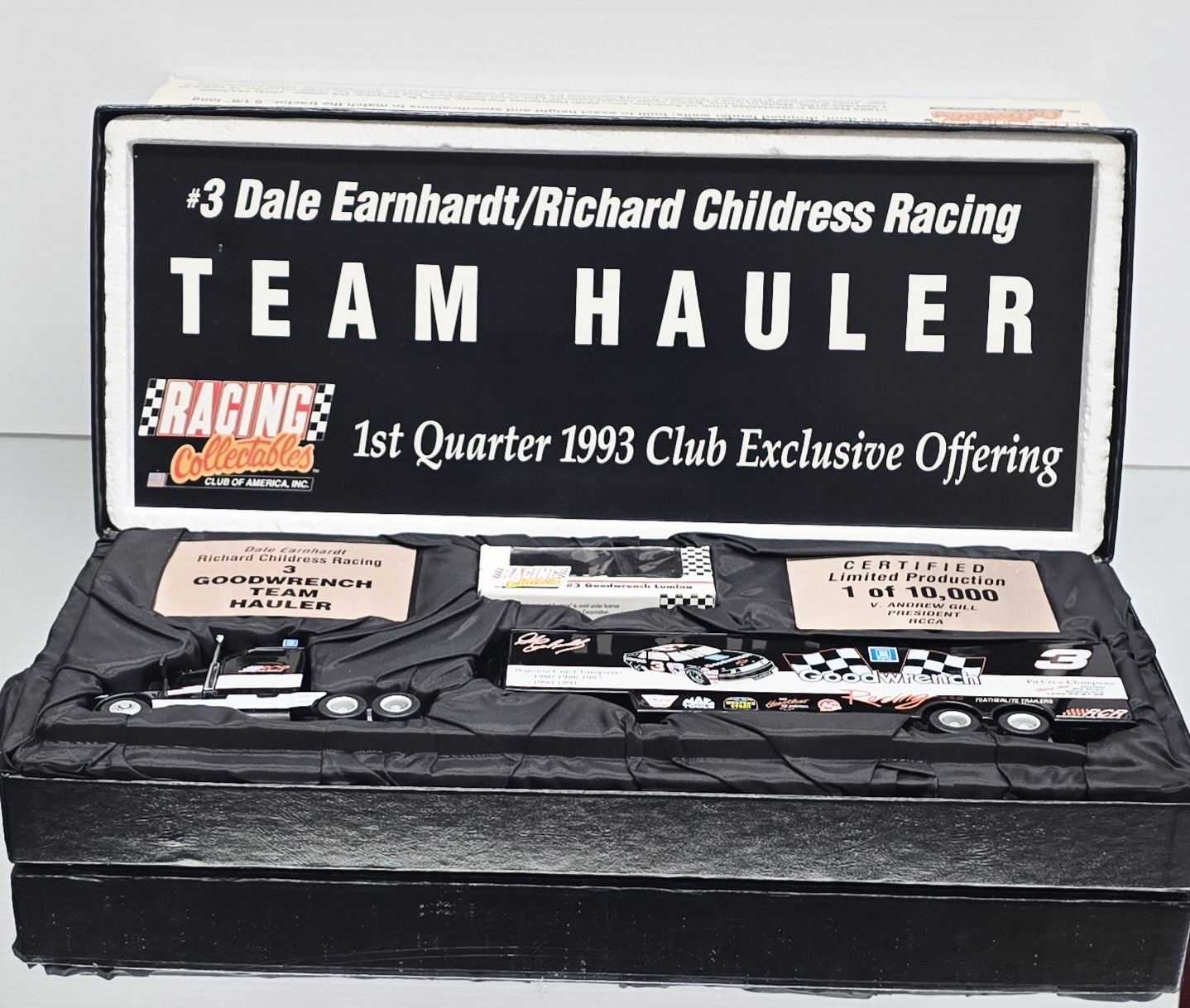 DALE EARNHARDT SR 1993 GOODWRENCH HAULER/ TRANSPORTER & DIECAST