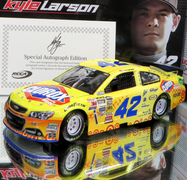 AUTOGRAPHED KYLE LARSON 2014 CLOROX DISINFECTING WIPES 1/24 ACTION