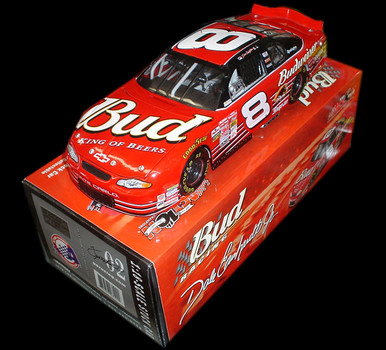 ACTION 1/18 NASCAR #8 Budweiser Chrome Monte Carlo EUR 33,22 - FR