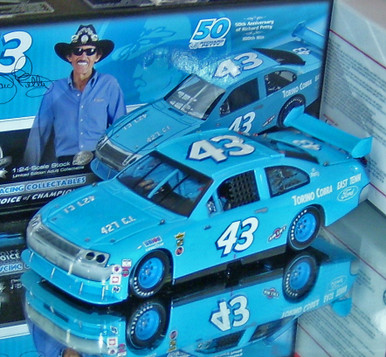Petty Racing 50th Anniversary Set TRANSPORTER Plus 7 Cars