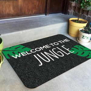 TAPETE DECORATIVO ELITEMAT DISEÑO WELCOME TO THE JUNGLE CHARCOAL DE 0.70 X 0.50 MTS TAPETE DECORATIVO ELITEMAT DISEÑO WELCOME TO THE JUNGLE CHARCOAL DE 0.70 X 0.50 MTS
