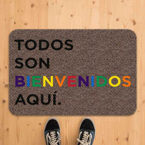 TAPETE DECORATIVO ELITEMAT LGBTTTIQ+ BIENVENIDOS BEIGE DE 0.70X0.50 MTS TAPETE DECORATIVO ELITEMAT LGBTTTIQ+ BIENVENIDOS BEIGE DE 0.70X0.50 MTS