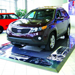 Plataforma para exhibición de autos Promodek de 4x7 mts 28 m2 Plataforma para exhibición de autos Promodek de 4x7 mts 28 m2