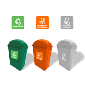 ESTACION DE RECICLAJE CON 3 CONTENEDORES CON TAPA BALANCIN DE 42 LTS