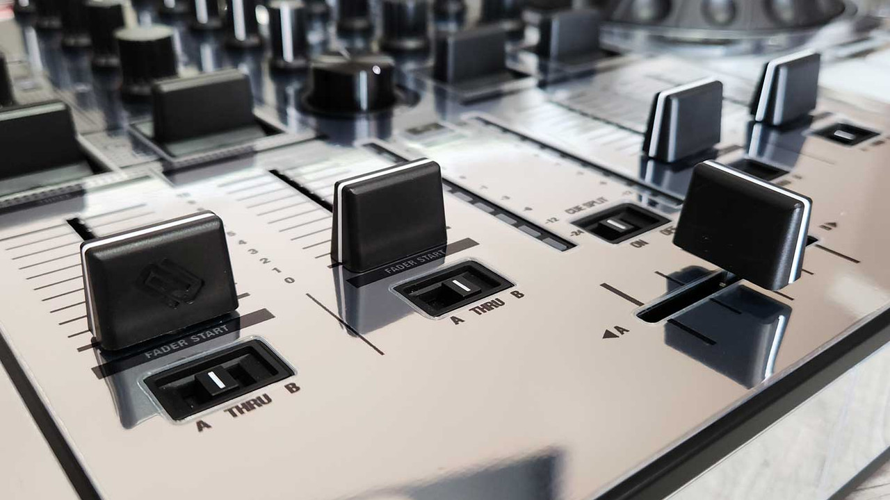 Reloop MIXON 8 Pro Skinz - Metallics - 12inchSkinz