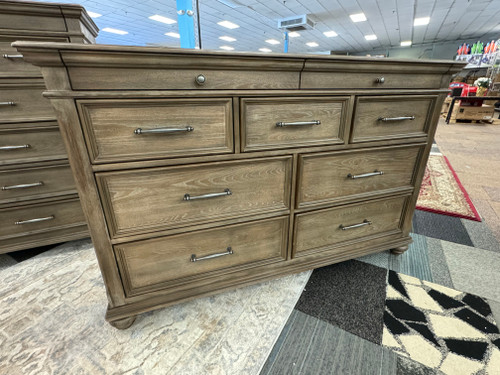 Johnelle 9 Drawer Dresser