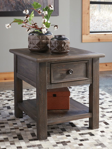 Wyndahl Side Table w/ Storage