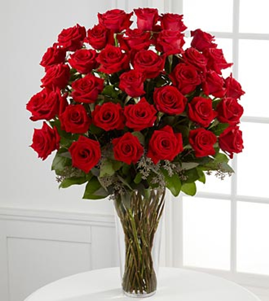 red roses bouquet vase