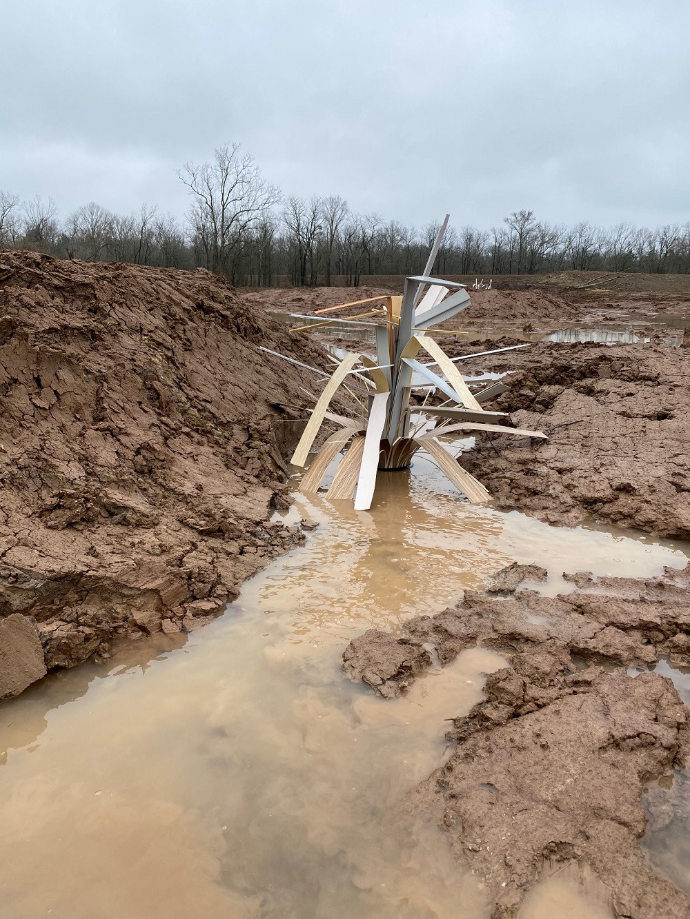 Fishiding artificial fish habitat structures