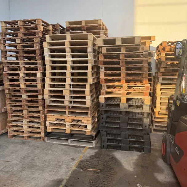 FREE Wooden Pallets - Pick Up Only from Sydney Warehouse (Glendenning)
