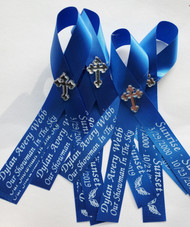 What do you put on a memorial ribbon?