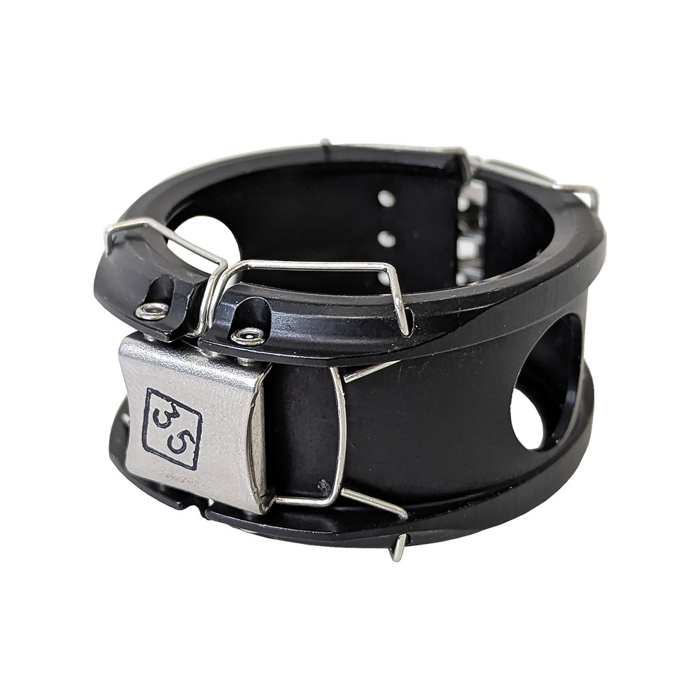 20 Wiggins Clamshell Coupler - Black Anodized Aluminum | Quarter