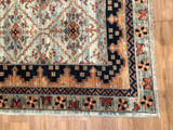 Transitional 5' x 6'10 Repeated Pattern design rug 