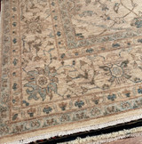 Transitional style light color room size hand knotted Rug (8'X9'8)