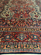 Ventage Hand-knotted Kazvin style rug 7'11 x 10'5