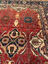 Overall traditional design carpet 7'10 x 10'