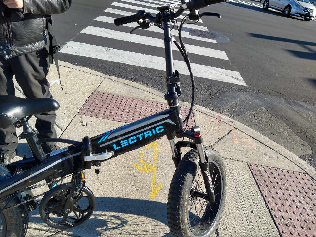 Lectric Folding eBike evaluation Downtube