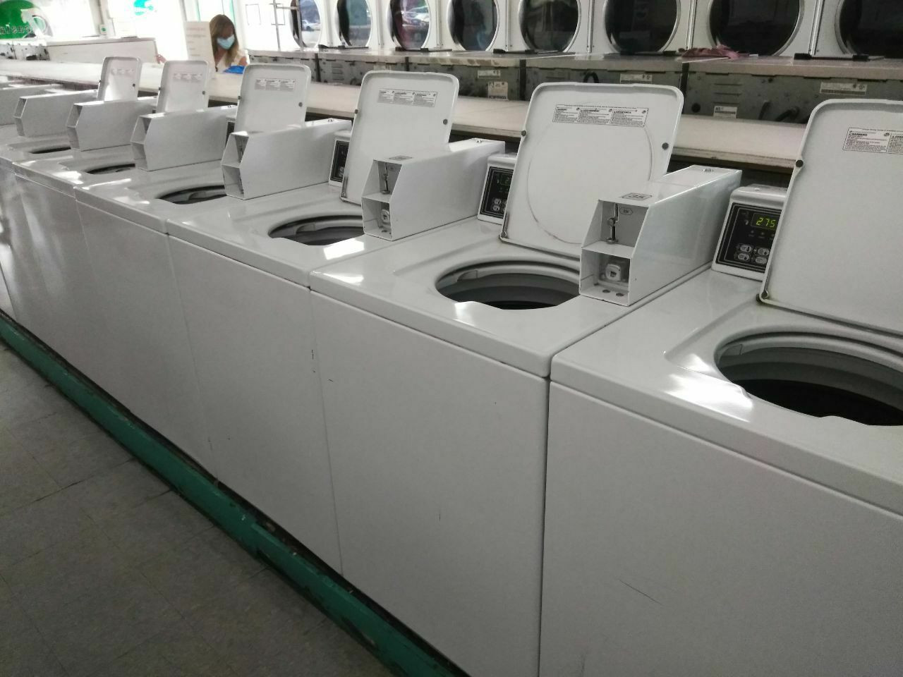 Speed Queen Commercial Top Load Washer 1PH 120V 60HZ SWTT21WN (Refurbished)