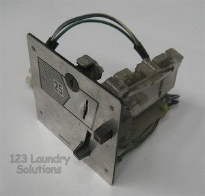 * Dryer Airpax Coin drop 25¢ Speed Queen