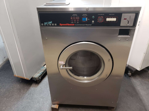 SPEED QUEEN COIN OPERATED COMMERCIAL FRONT LOAD WASHING MACHINE 60LBS. MODEL: SC60MD2OU60001 Serial No: 0811005468 