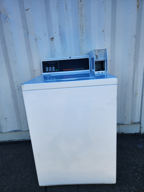 SPEED QUEEN COIN OPERATED TOP LOAD WASHER MODEL SWNNC2SP115TW01 SERIAL NO 220601735 REFURBISHED  FRONT VIEW | 123 Laundry Solutions