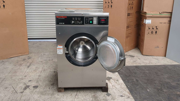 SPEED QUEEN 30 LB FRONT LOAD WASHER MODEL: SC30BY20160001 SN: 0711003751 REFURBISHED