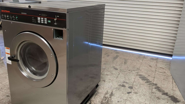 Speed Queen 40LB Coin Operated Front Load Washer MODEL: SCN040JC2OU100 S/N: 1008022358Refurbished 