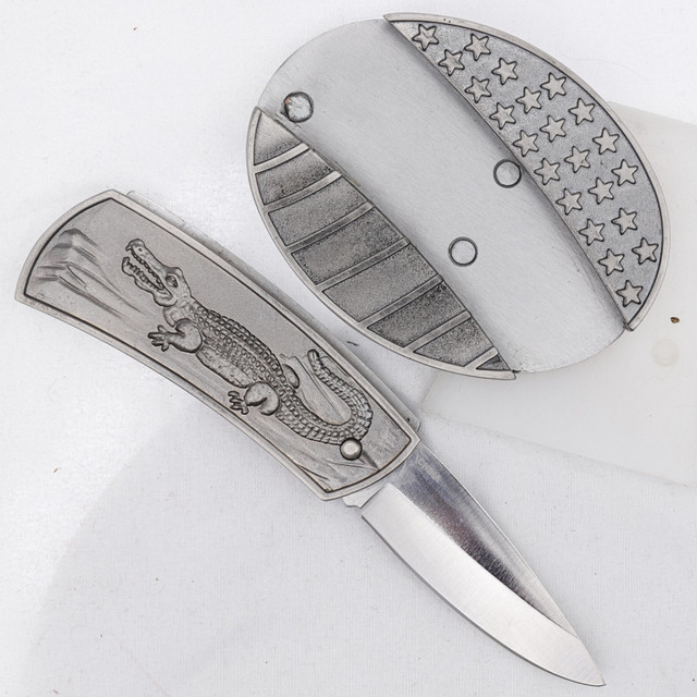 Alligator Engraved Pewter Folding Pocket Knife – Compact Collectible Design
