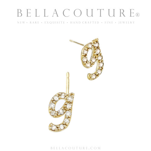 (NEW) BELLA COUTURE ® PALTROW Petite Initial Letter (g) Diamond 14K Yellow Gold Lowercase Italic Cursive Large Alphabet Stud Earring (1PC) (8.8MM)