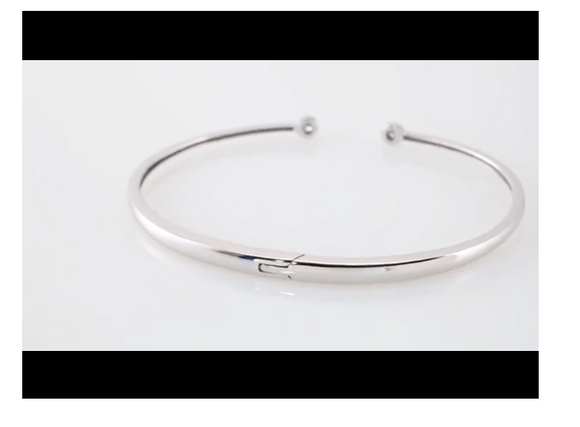 (NEW) BELLA COUTURE CORINA Gorgeous Diamond Fancy Hinged 14K White Gold Cuff Bracelet (1/6 CT. TW.)