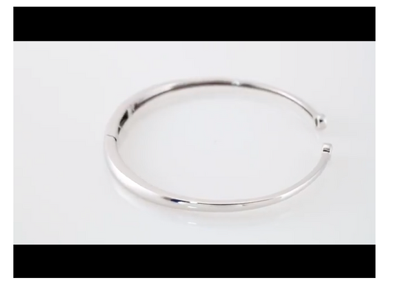 (NEW) BELLA COUTURE CORINA Gorgeous Diamond Fancy Hinged 14K White Gold Cuff Bracelet (1/6 CT. TW.)