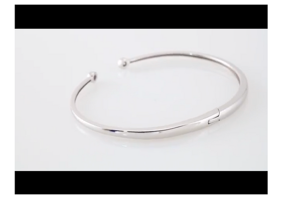 (NEW) BELLA COUTURE CORINA Gorgeous Diamond Fancy Hinged 14K White Gold Cuff Bracelet (1/6 CT. TW.)