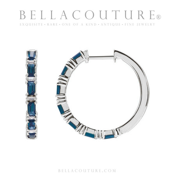 (NEW) BELLA COUTURE® DE' CHANEL NATURAL DIAMOND 1 & 1/4 CT BLUE SAPPHIRE BAGUETTE 14K WHITE GOLD POST HOOP HUGGIE EARRINGS (22MM)