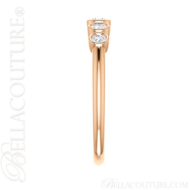 (NEW) BELLA COUTURE CORINA II Fine Graduated Five Diamond Bezel Set 14K Rose Gold Ring Band (1/4 CT. TW.)