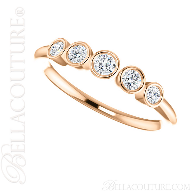 (NEW) BELLA COUTURE CORINA II Fine Graduated Five Diamond Bezel Set 14K Rose Gold Ring Band (1/4 CT. TW.)