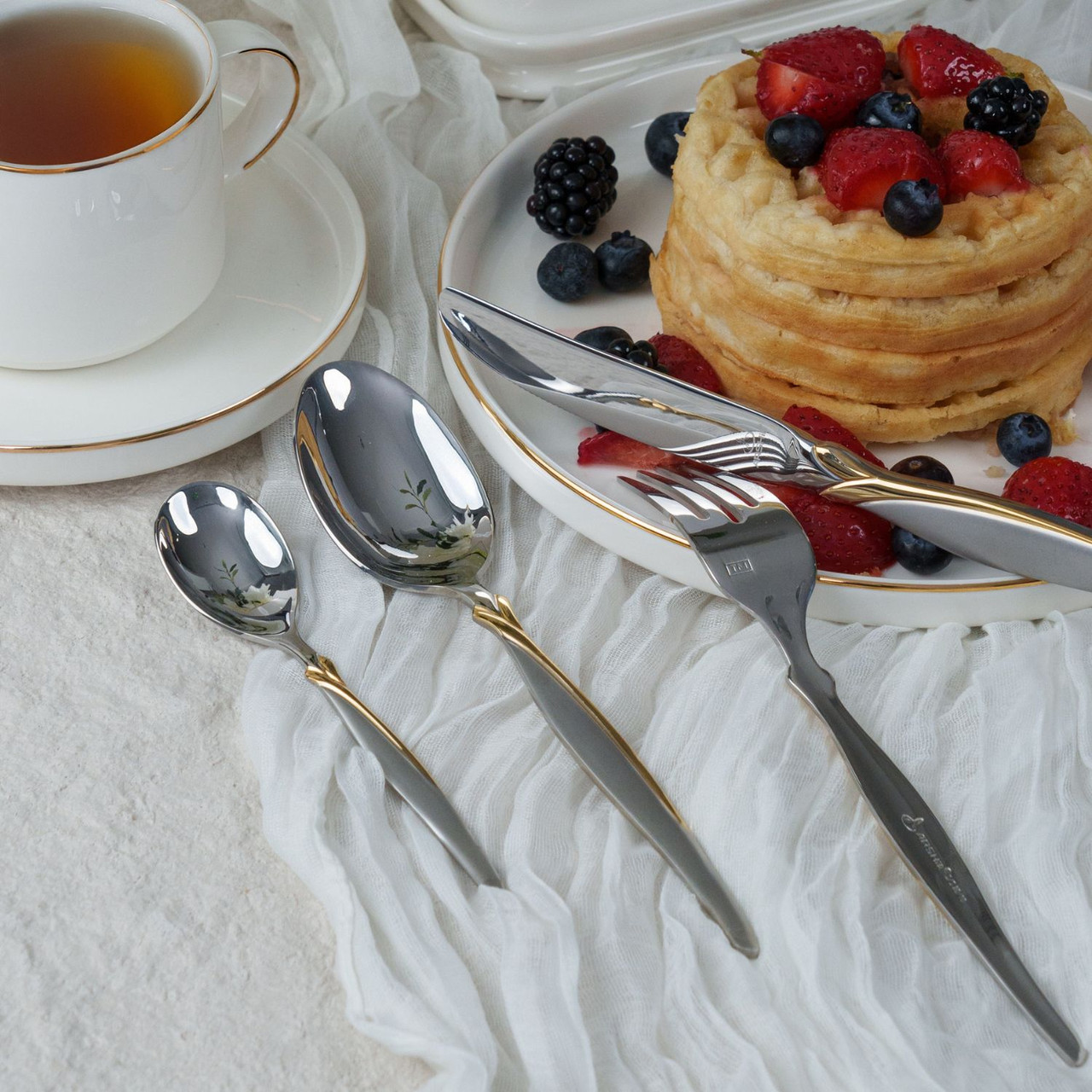 Arshia Cutlery Set With Stand 38Pcs Gold & Silver TM145GS