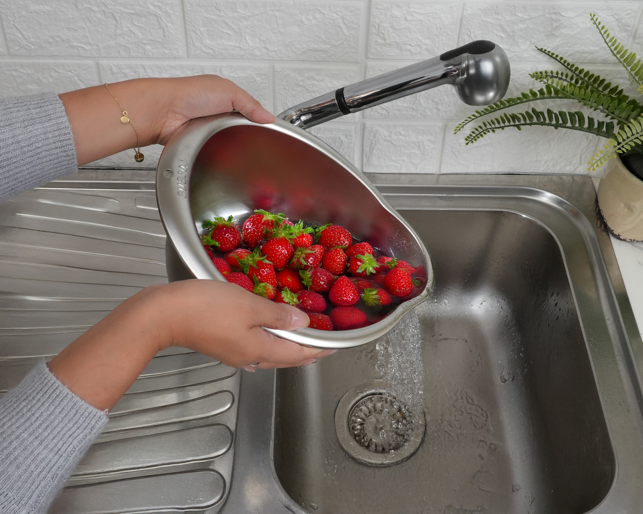 Arshia Stainless Steel Strainer Bowl