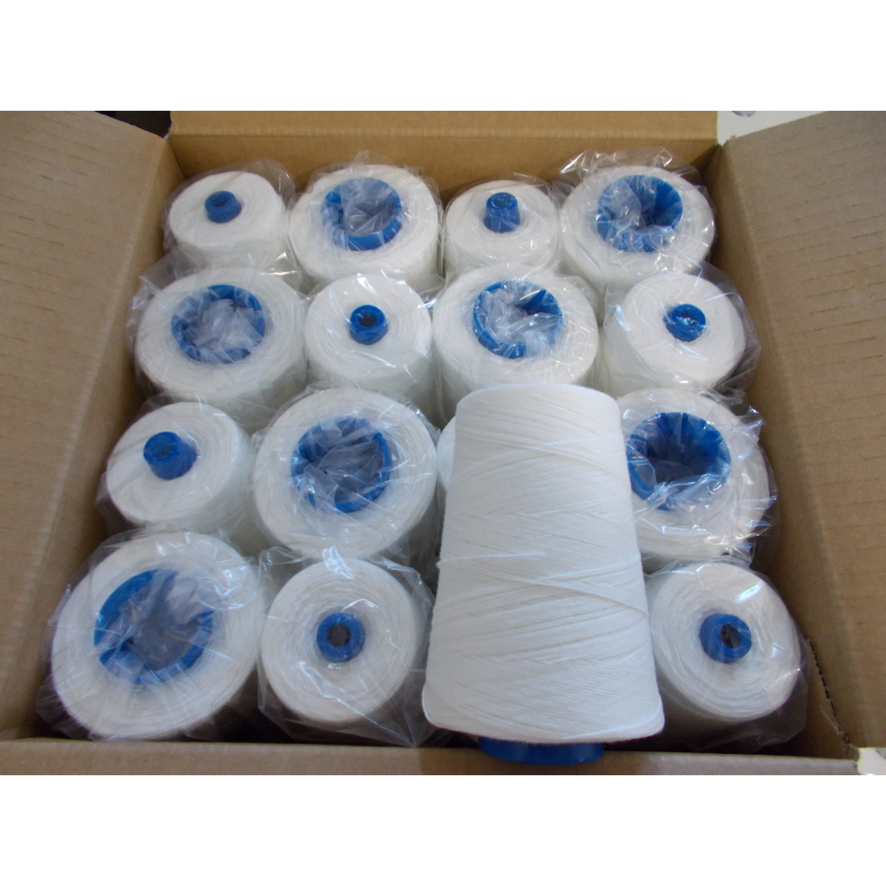 Case (32 Cones) of 12/5 Polyester White Thread 8 oz