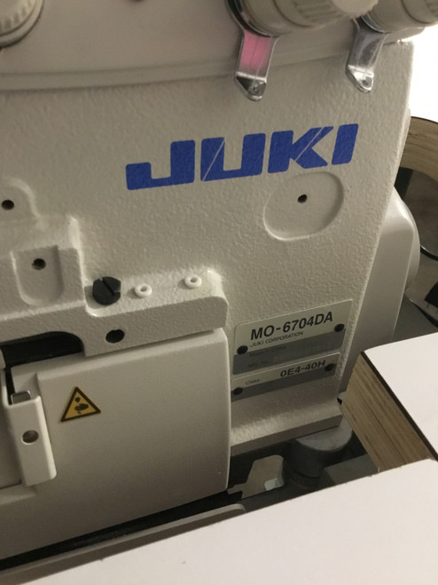 Juki MO-6704DA OE440H Serger 3-thread overlock (Setup with table, motor & stand)