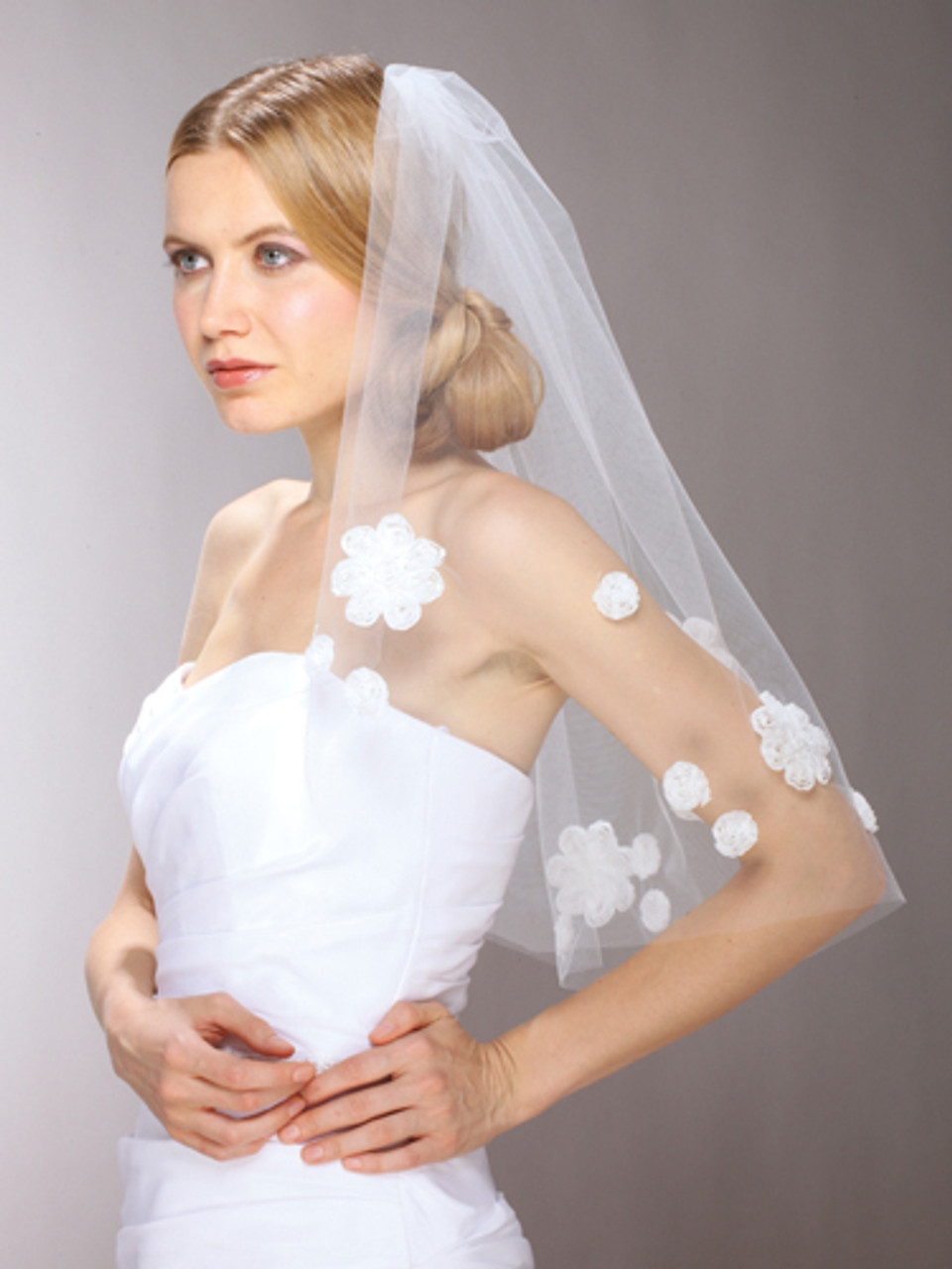 Mod Wedding Veil with Daisies