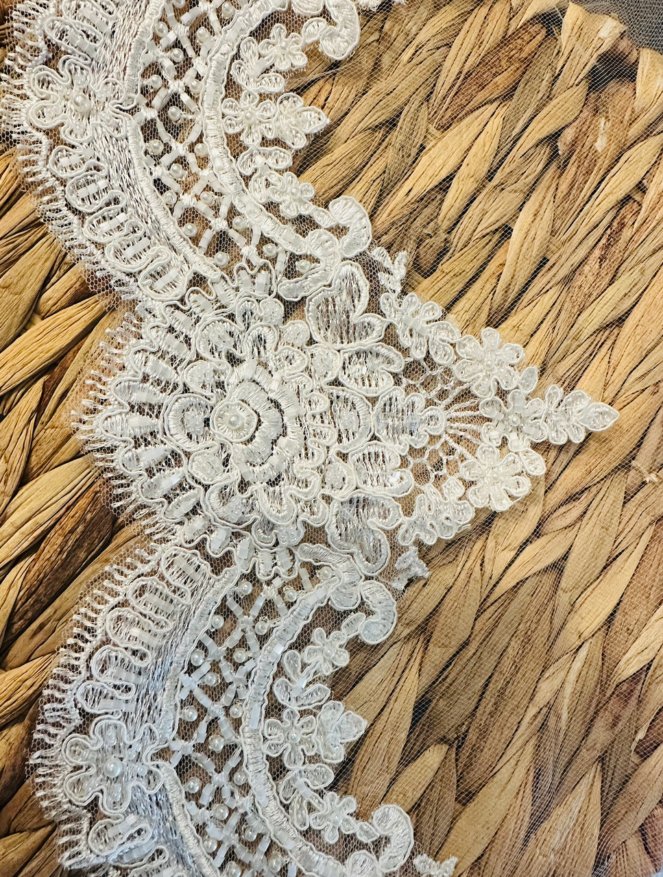 Ansonia Bridal Veil Style 726L - Cathedral Lace Edge Veil - 120"L x 108"W (726L)